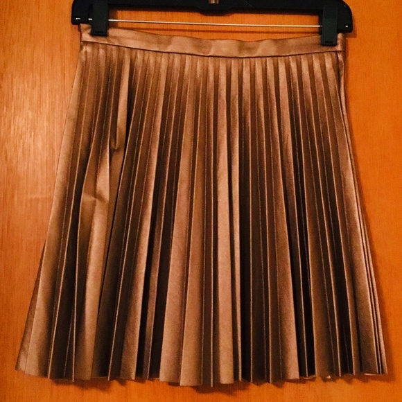 Victoria's Secret Dresses & Skirts - Victoria's Secret Copper Pleated Mini Skirt NWOT 0